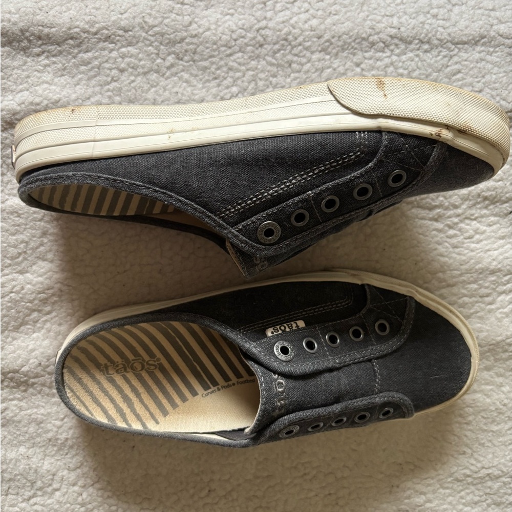 Shoes - Picture 3 of 5